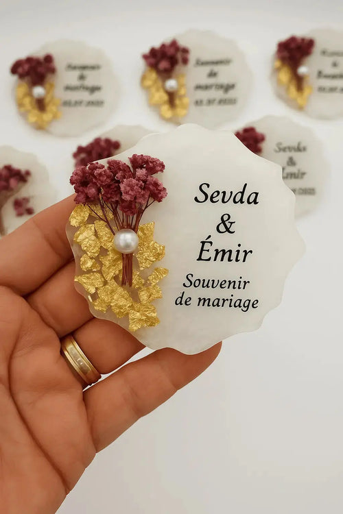 Magnet personnalisé mariage floral doré — fleurs séchées résine | CréaBySana