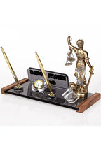 Plaque avocat bureau personnalisée — statue Thémis stylos | CréaBySana