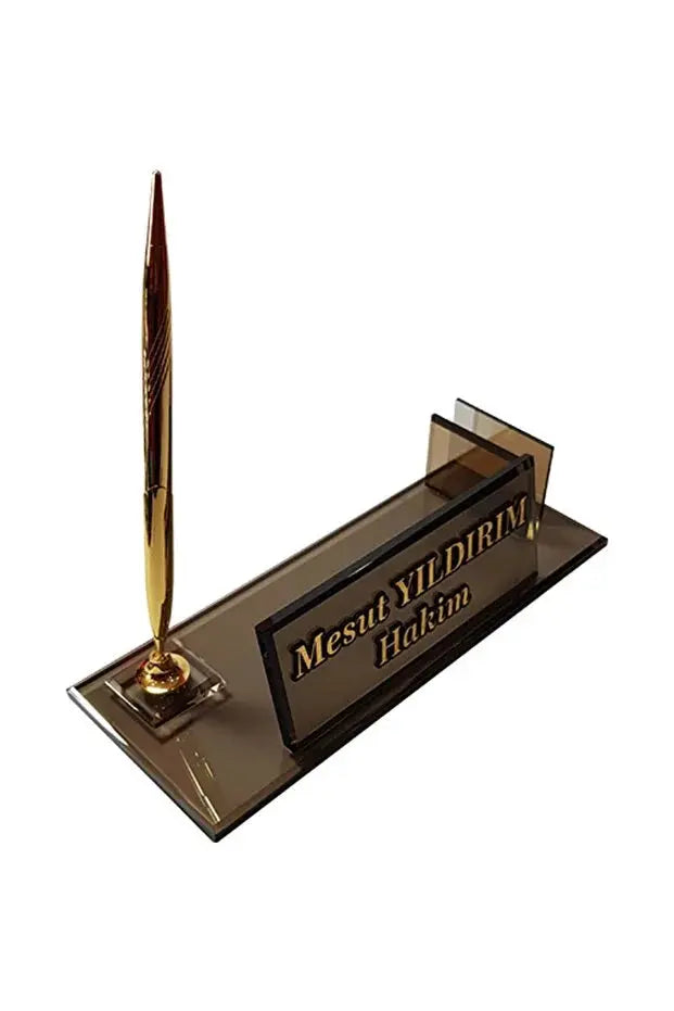 Plaque nominative verre fumé stylo doré — bureau élégant | CréaBySana