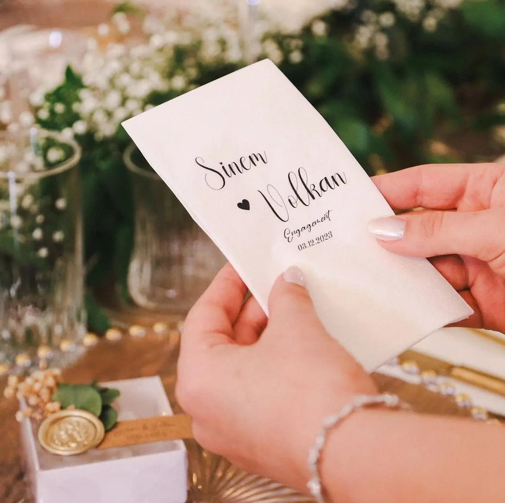 Serviette papier personnalisée mariage — prénoms et date | CréaBySana