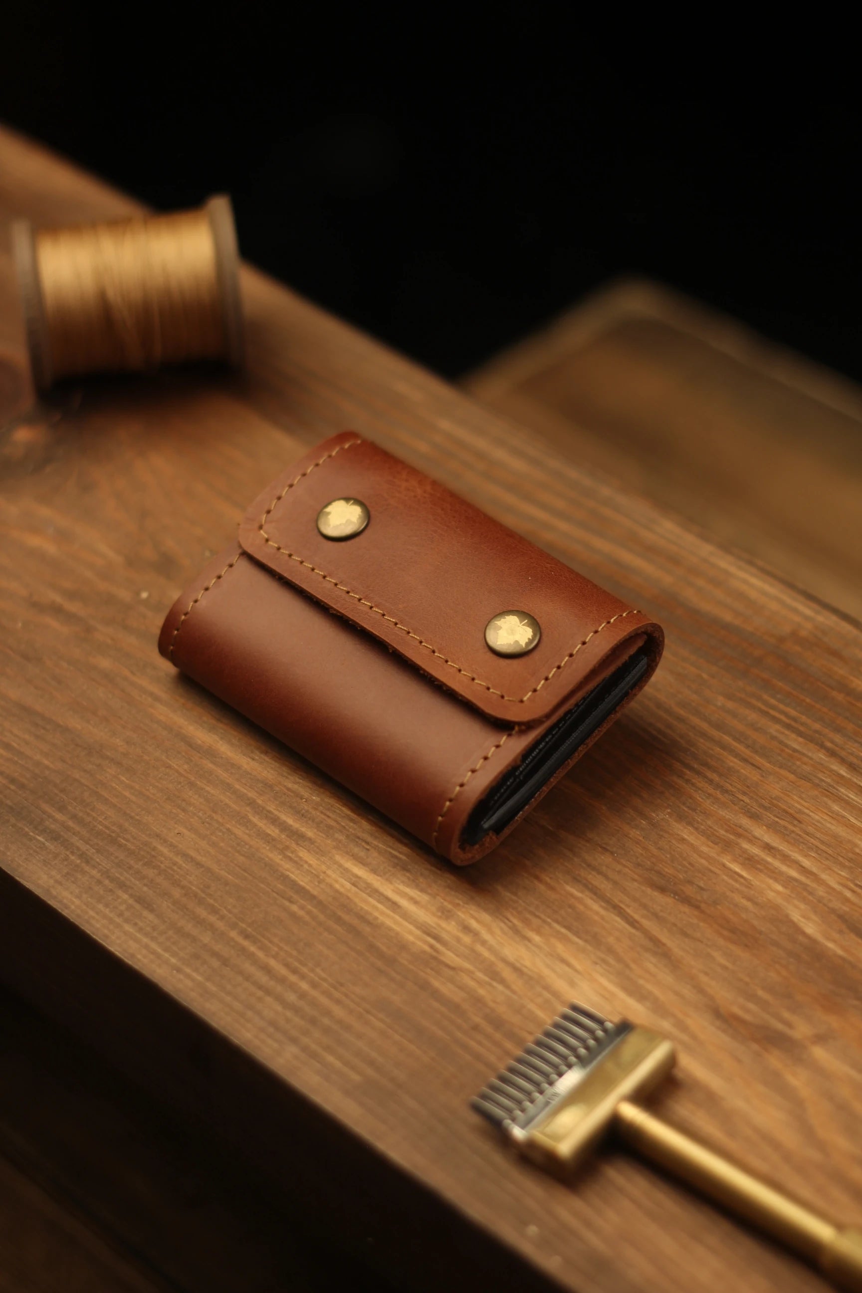 Porte-cartes personnalisé cuir véritable compact fait main gravé prénom | CréaBySana